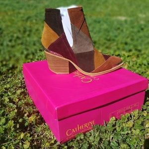 Catherine Malandrino Faux Suede Booties 7.5